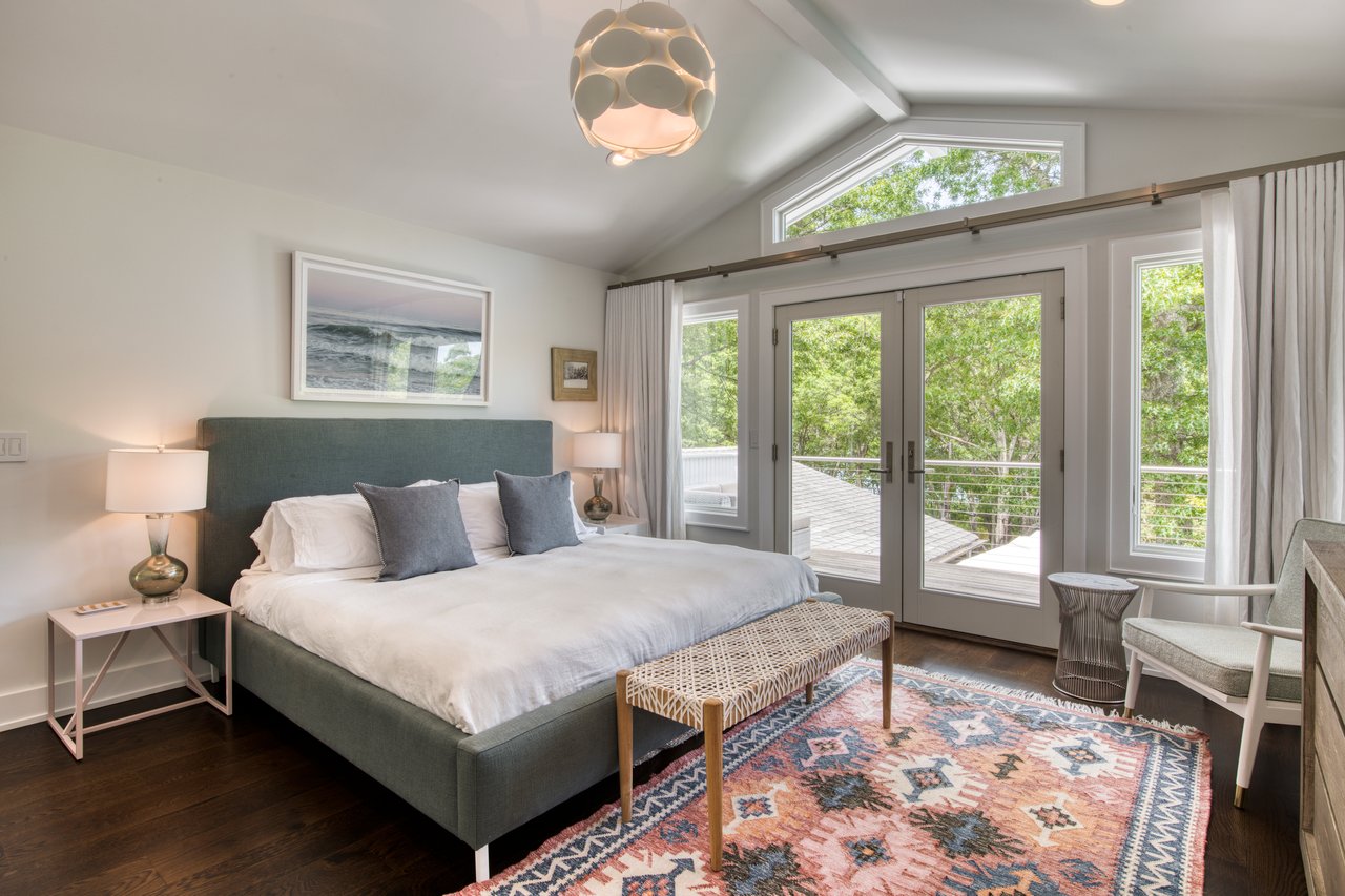 30 Springwood Way, East Hampton