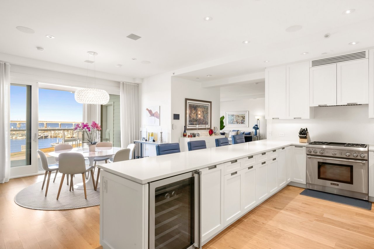 21 West Water Street, Residence 2F