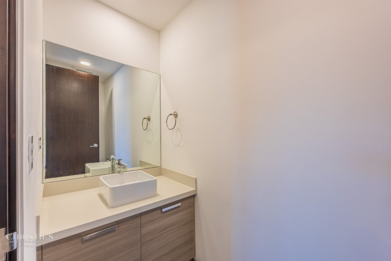 Luxurious Four-Bedroom Condo in the Hills of Escazú   