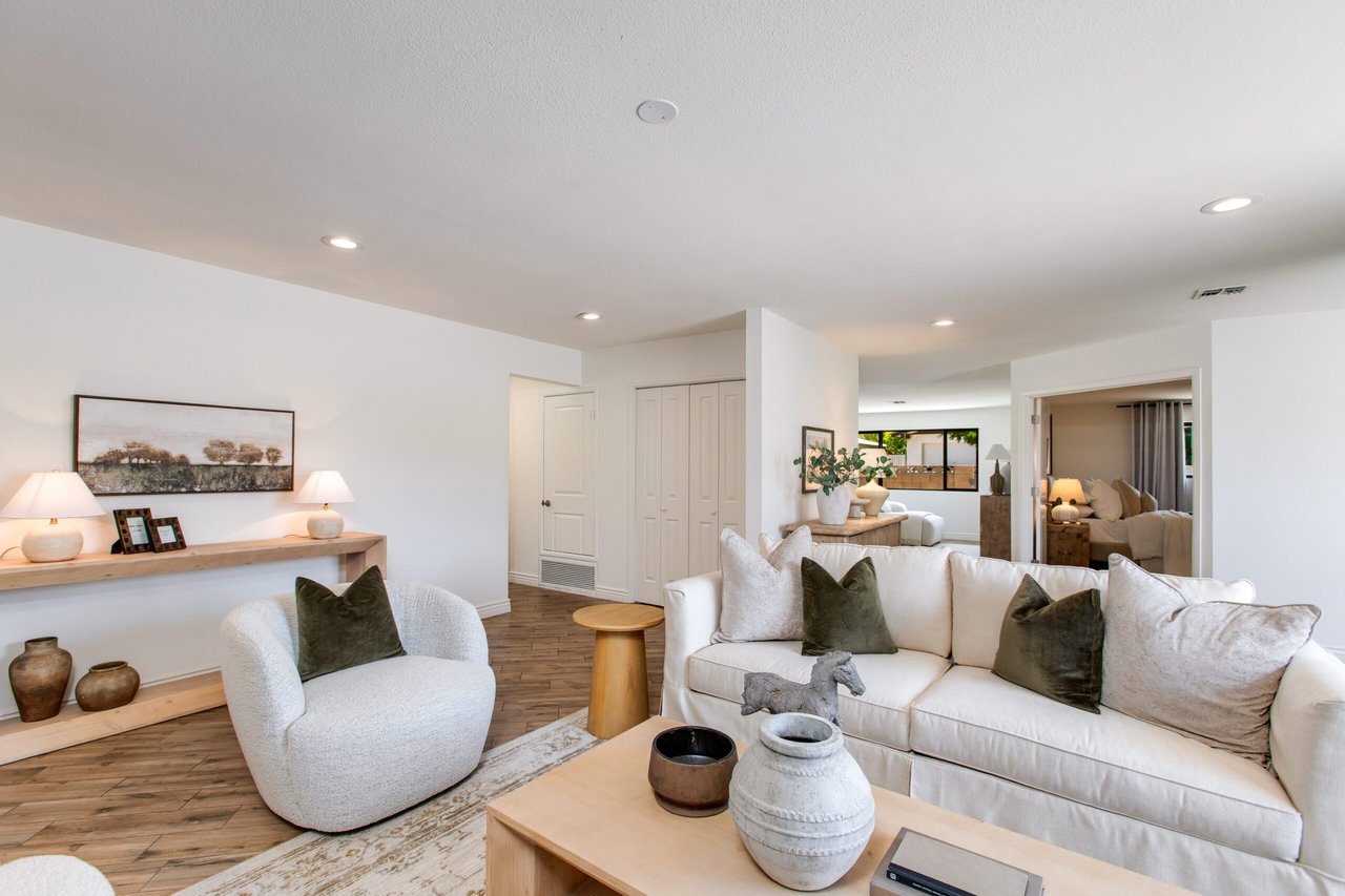 3020 E Mission Lane
