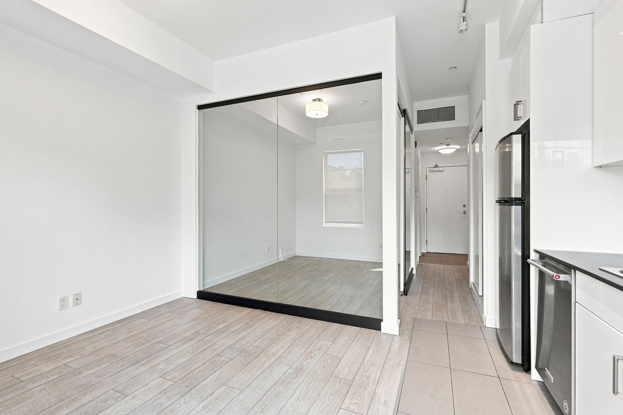 433 Parliament St Unit 201