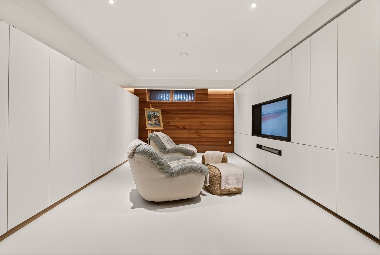 Inspiring MCM Residence