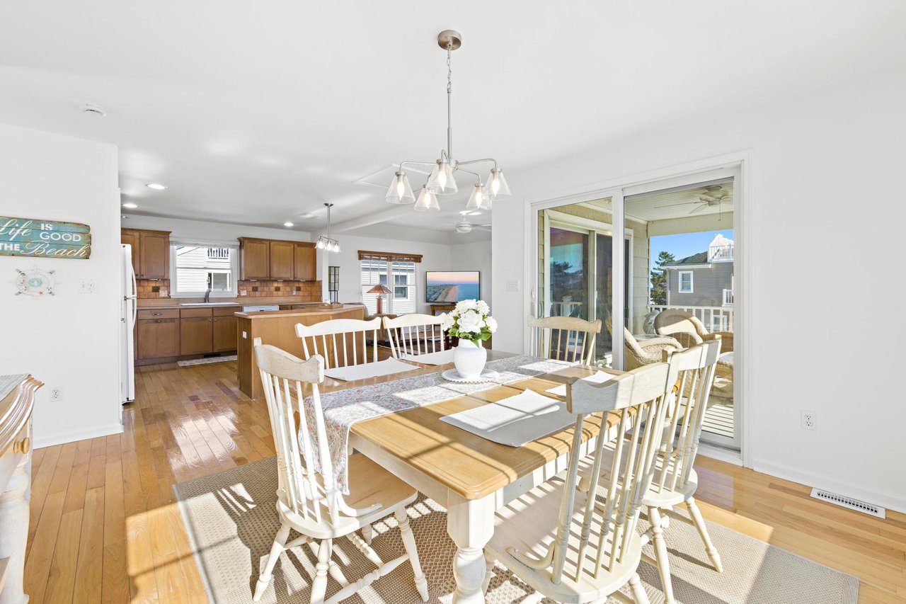 7 W Julia Ave, Long Beach Twp