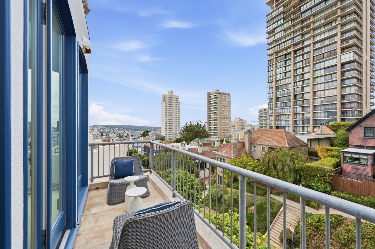 Midcentury Marvel Above Russian Hill