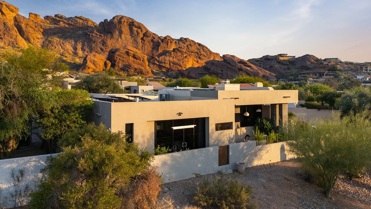 5905 N ECHO CANYON Lane