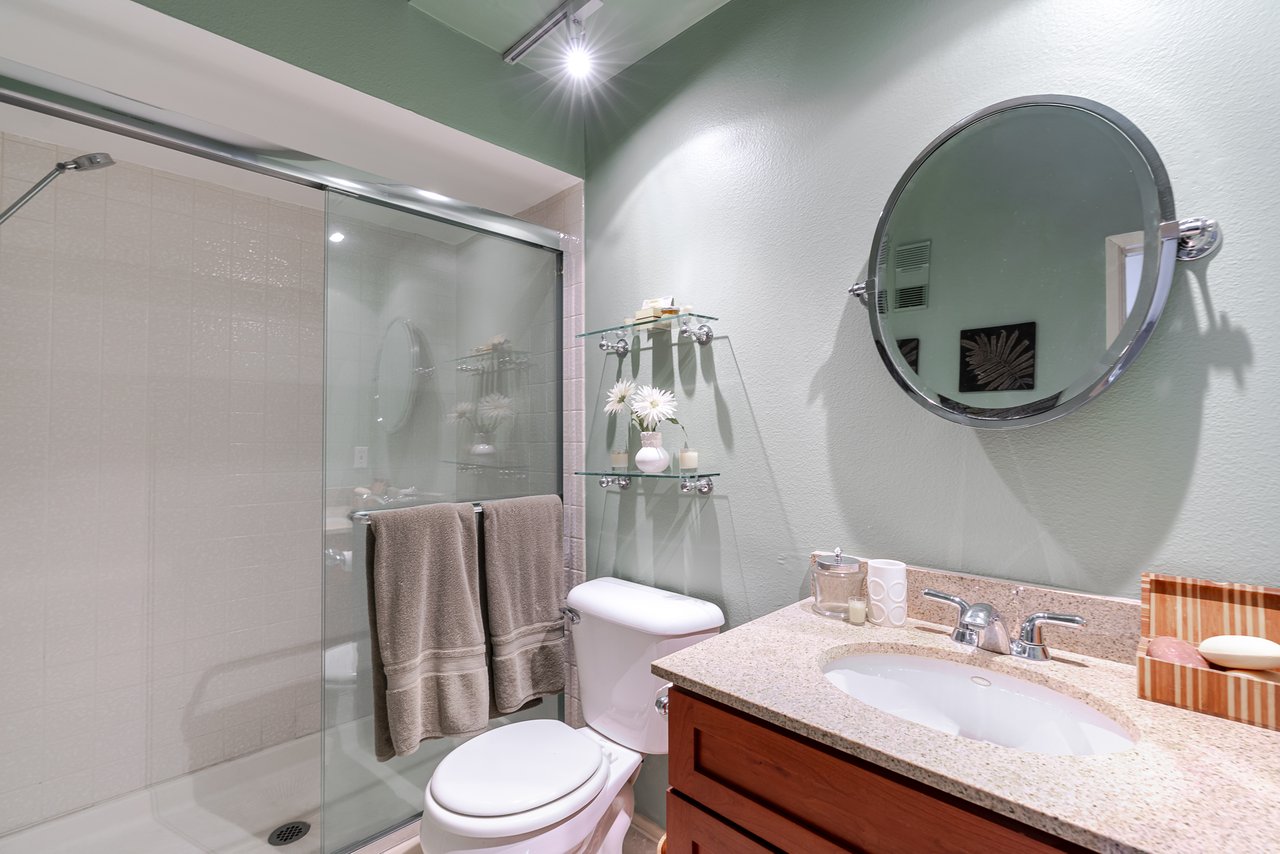 11322 Camarillo #201