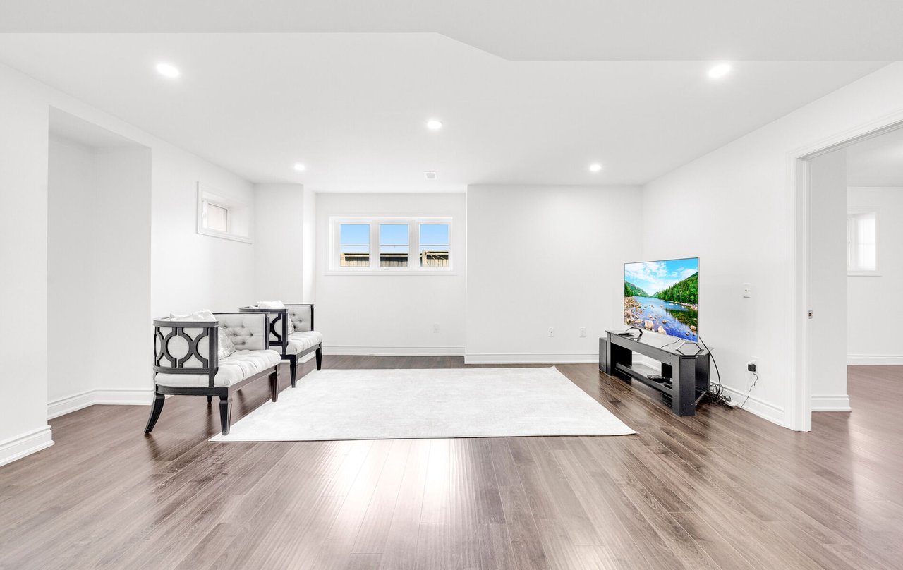 46 Lola Crescent