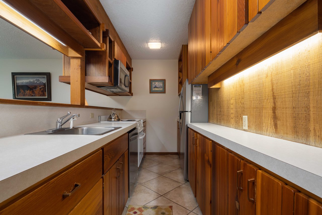 4013 W LAKE CREEK Drive, 2024