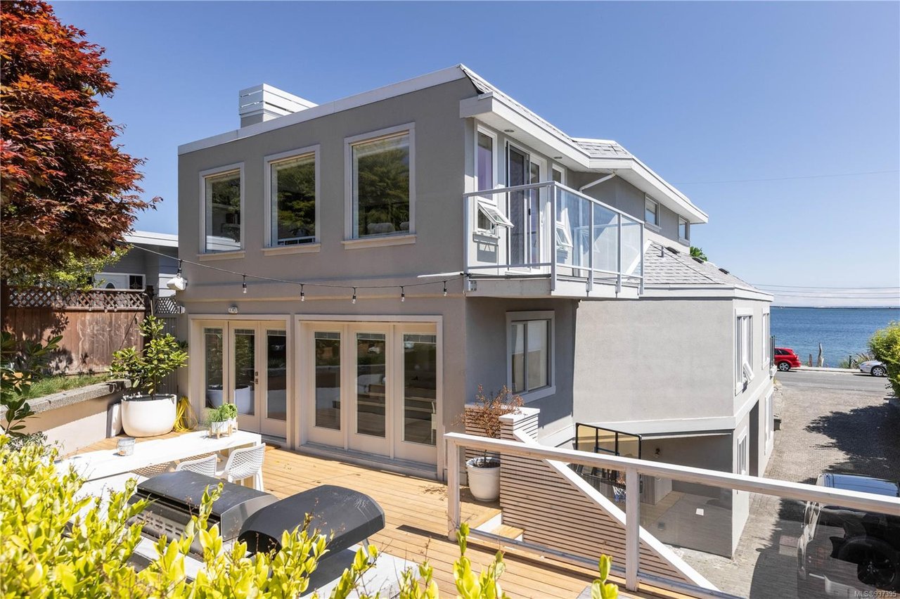 2378 Esplanade