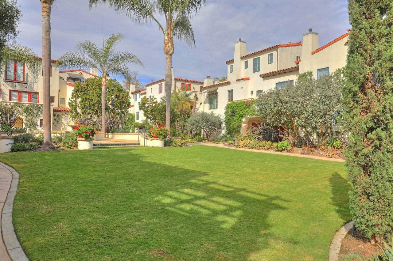 212 Santa Barbara St B
