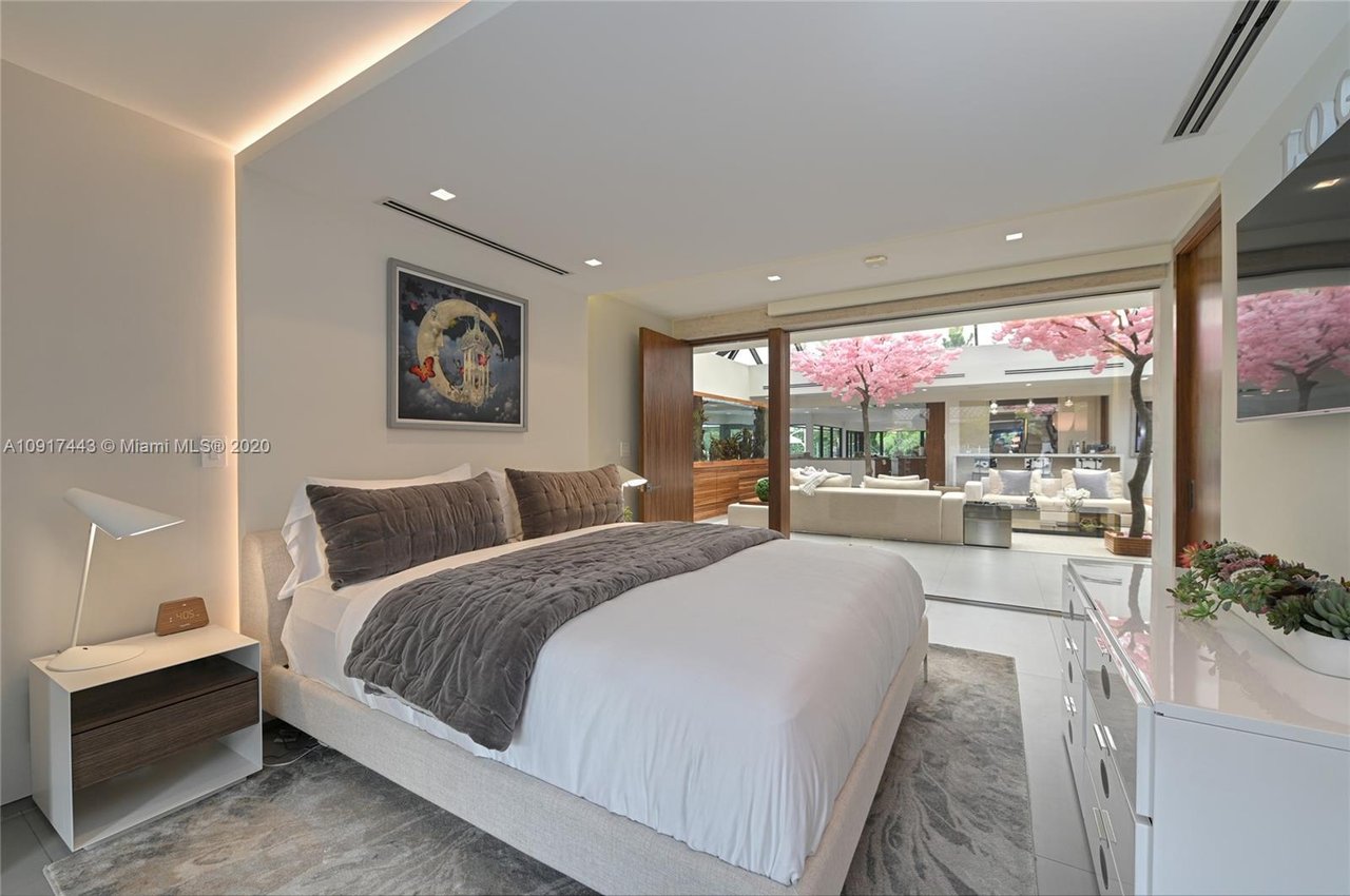 16121-16111 Aberdeen Way