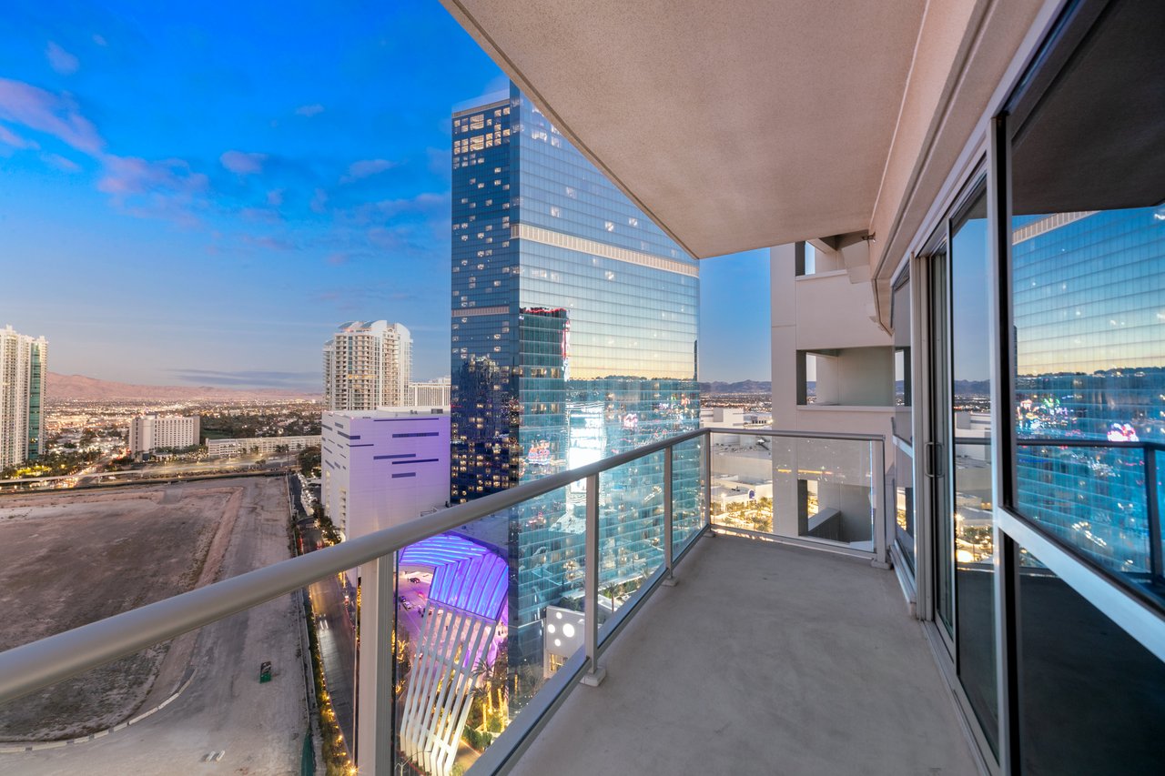 2700 Las Vegas Boulevard 2303