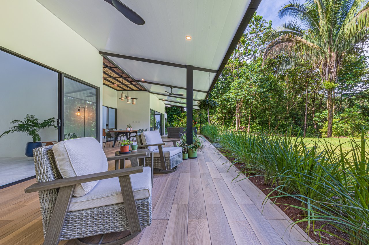 Contemporary Mountain View Villa – 5 Minutes to Playa Dominical