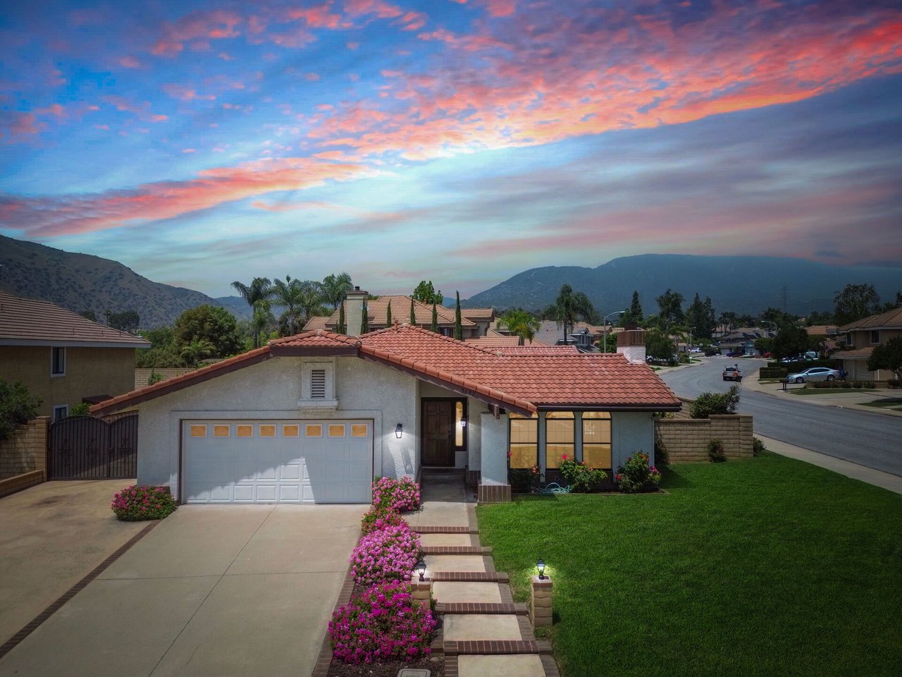 5697 Los Robles