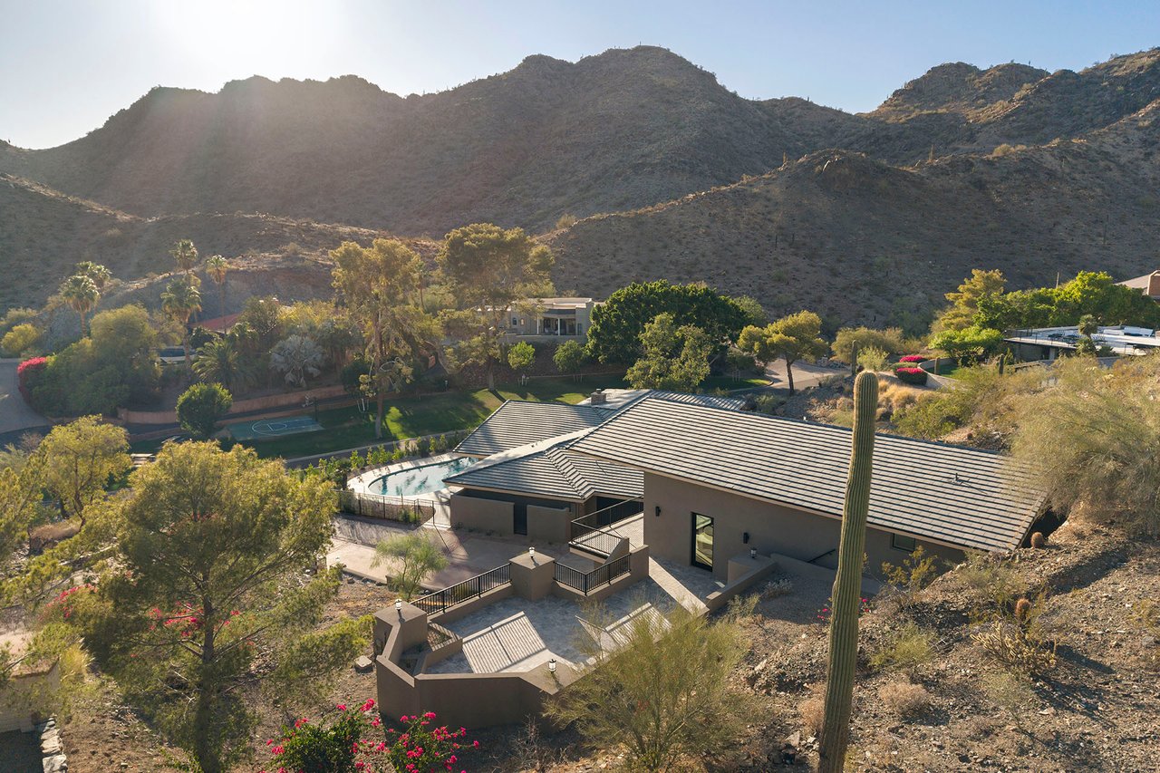 3500 E LINCOLN Drive 26