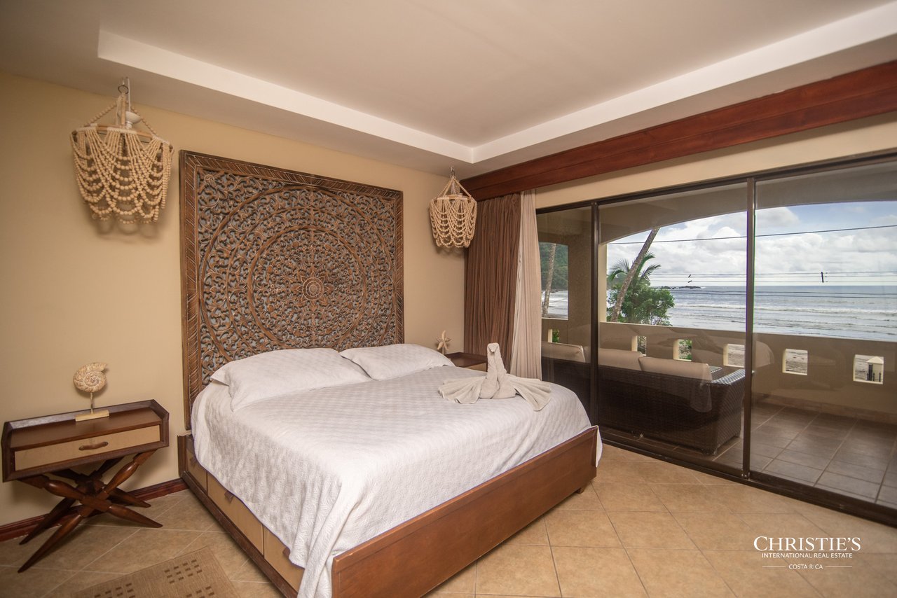   Exceptional Oceanfront Residence | South Beach, Jacó