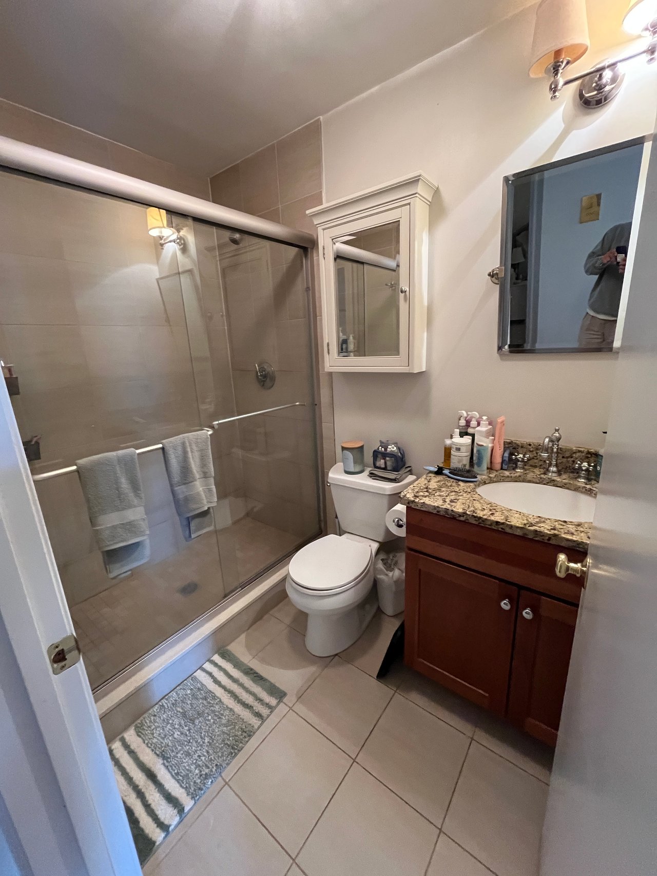 Saint Botolph Street - Top Floor 2 bedroom - Common Roof Deck and Laundry! September 1 