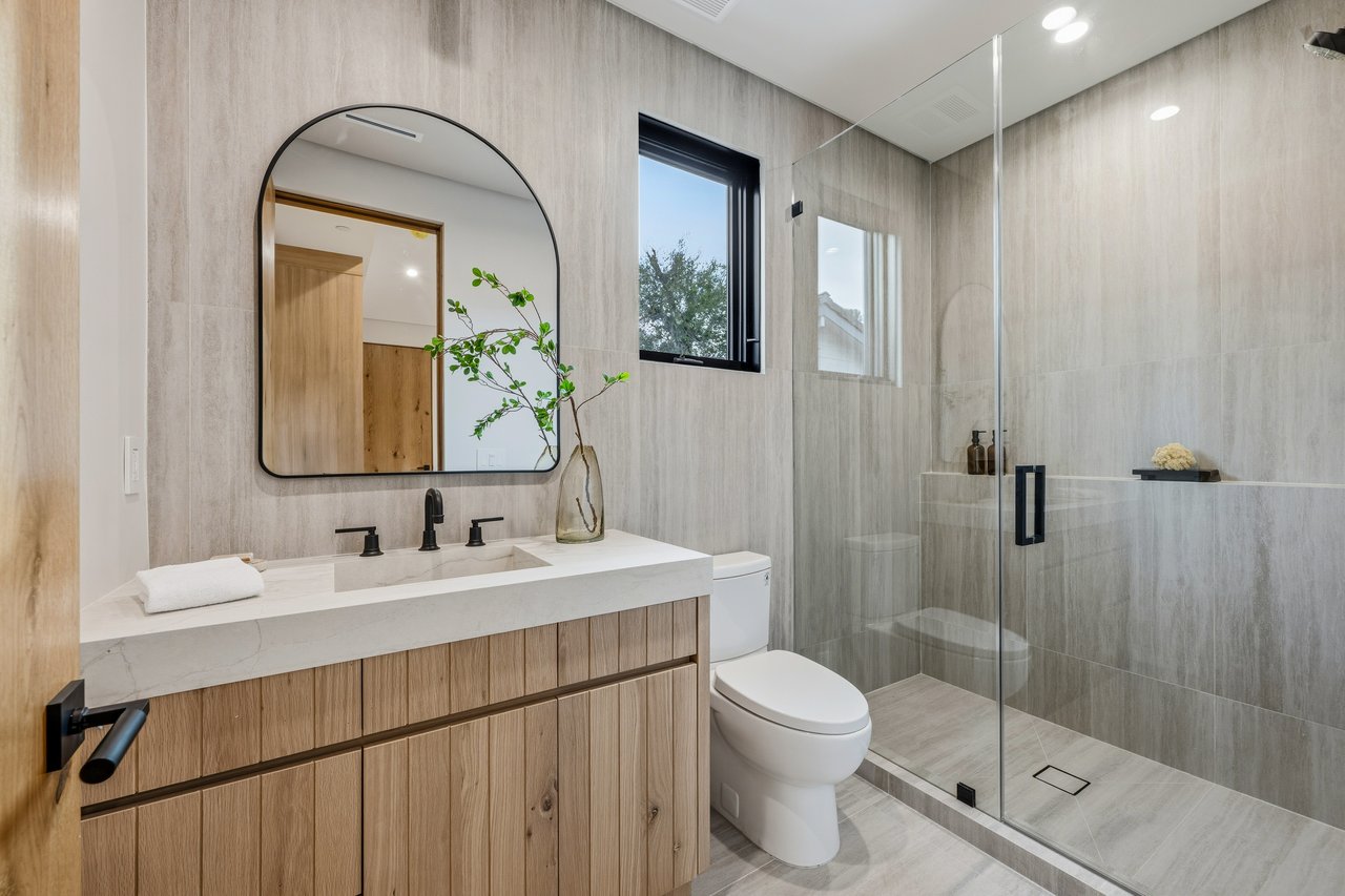 4816 Oak Park Avenue