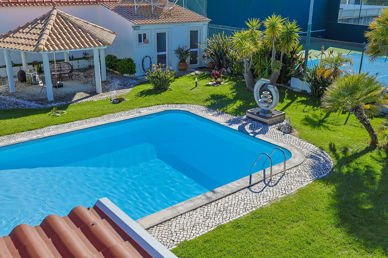 Exclusive 4,000 m² Estate in Azeitão with Tennis Court, Spa & Approved Development Project