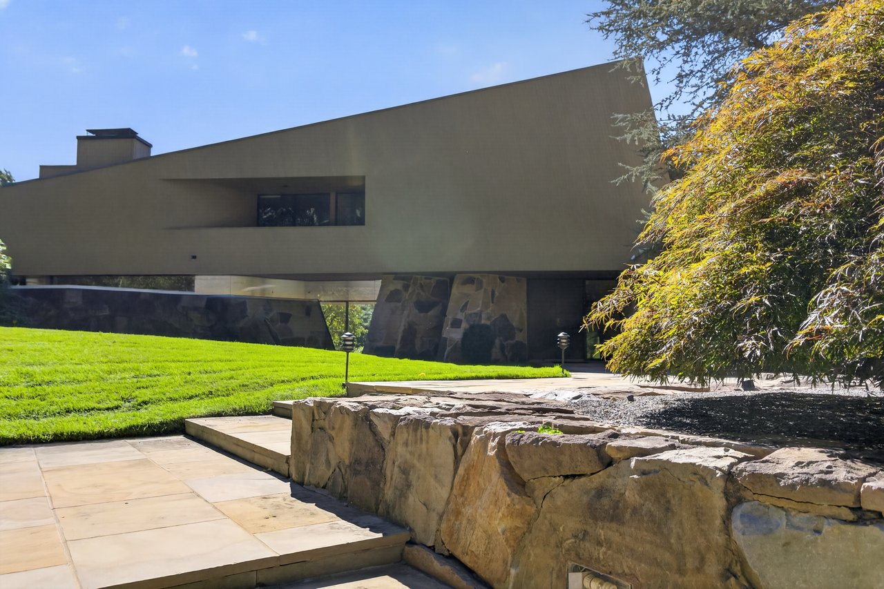 15 Horseshoe Road (Long Island)