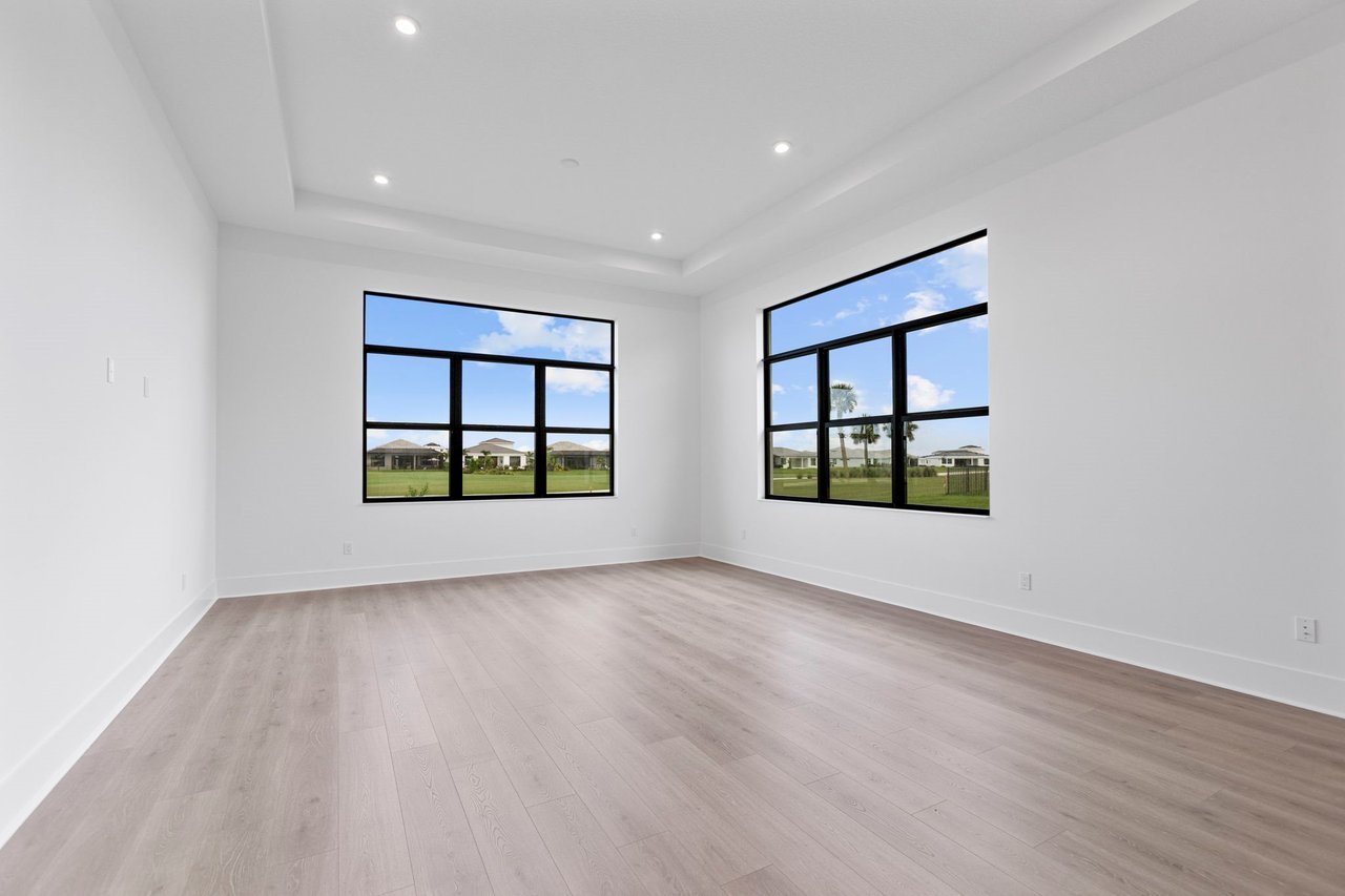 9187 SW Shinnecock Dr