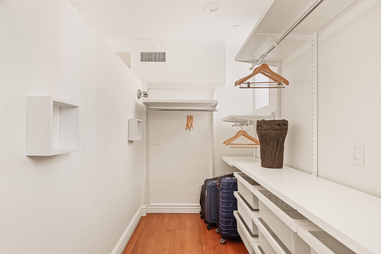 8835 Betty Way, West Hollywood
