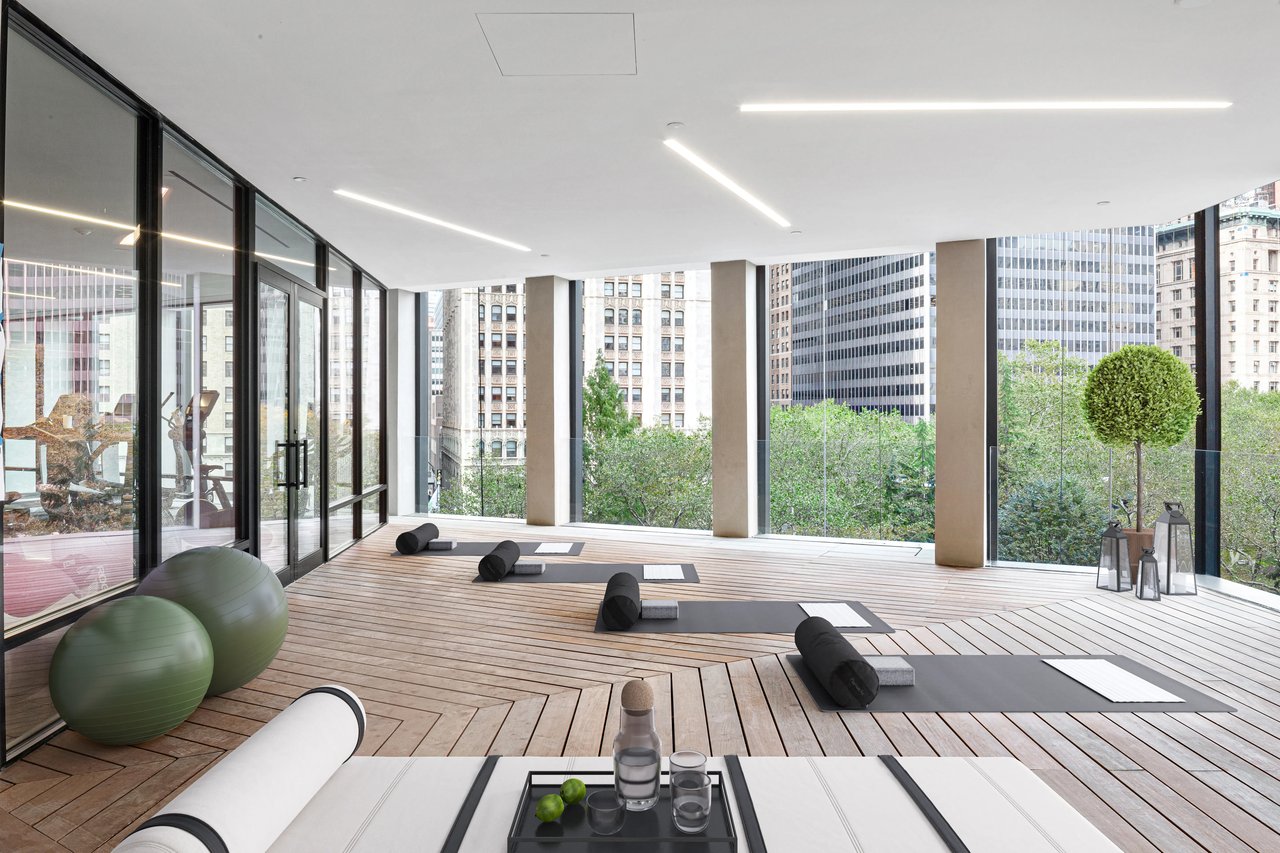 33 Park Row NYC – Boutique Glass Tower Overlooking City Hall Park