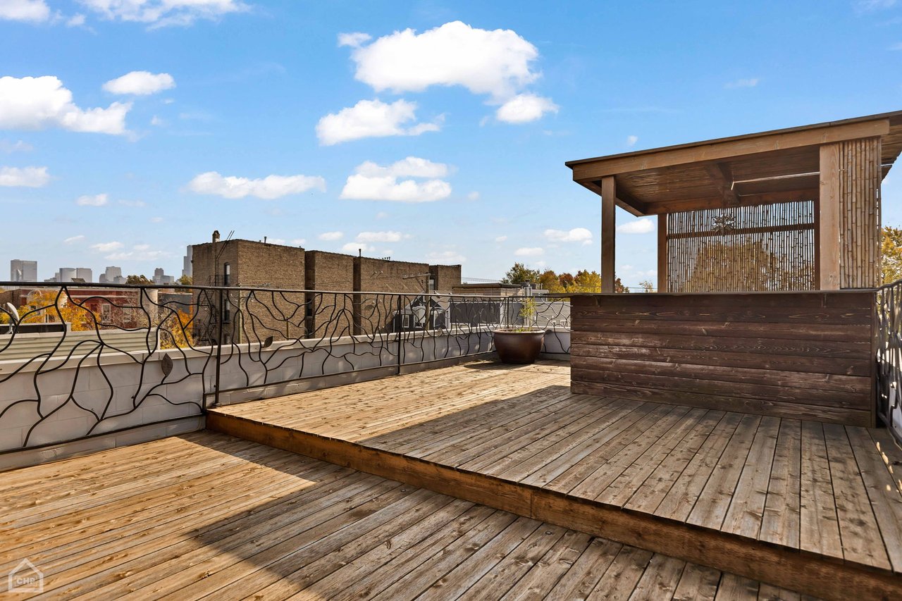 2115 W Superior Street 