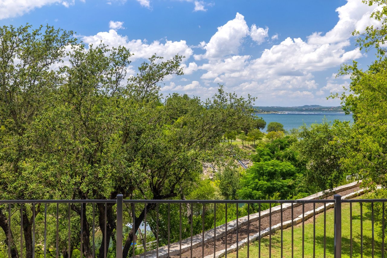 7206 Comanche Trail
