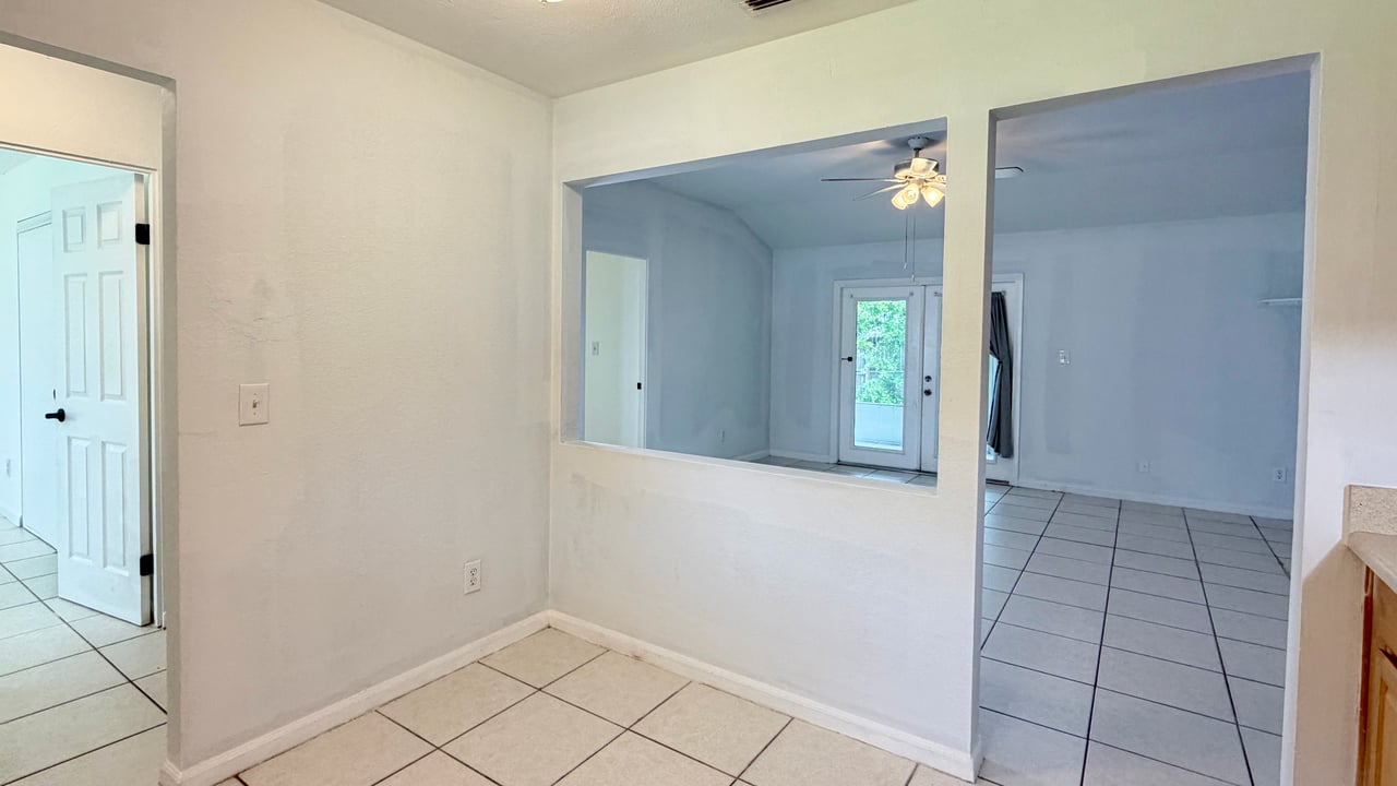 Casselberry Two-Bedroom Unit in Half-Duplex with Private Yard