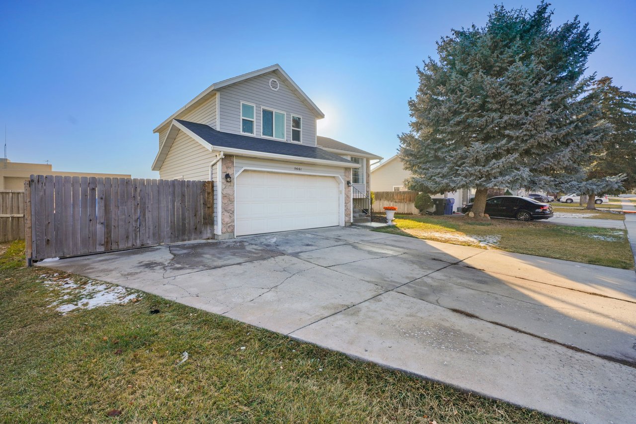 5661 W Sunkist Dr
