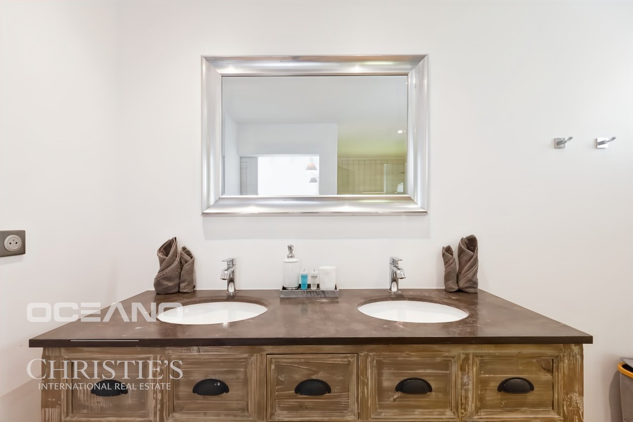 A Rare Property in the Heart of Terres Basses