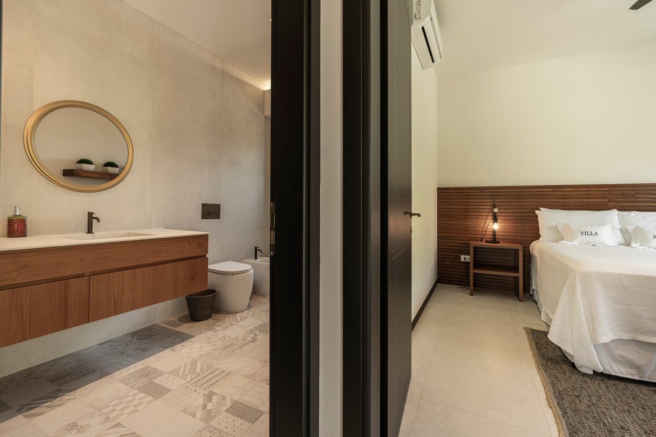 Villa Solana: Modern Luxury Steps from Playa Mansita in Hacienda Pinilla