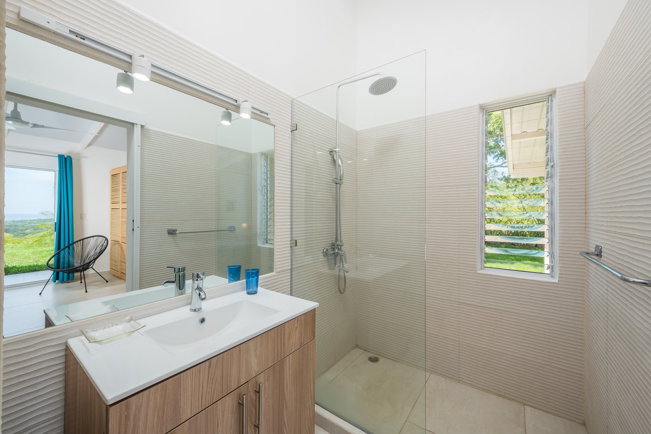 V-Lokamar Corona 1 | Exclusive 5-Bedroom Villa with Panoramic Pacific Ocean Views in Playa Grande
