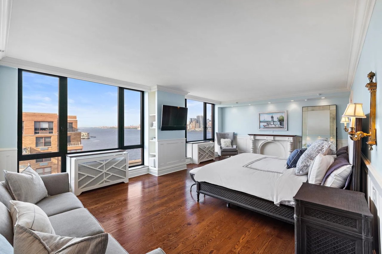 HOBOKEN WATERFRONT LIVING