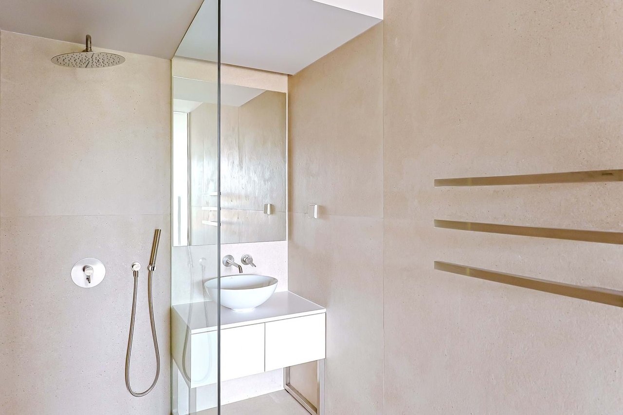Stylish 2-Bedroom Apartment in the Heart of Lisbon with Exceptional Amenities