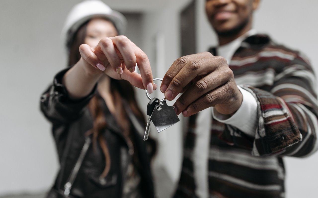 Rings or House Keys? 4 Crucial Things Couples Should Discuss Before Buying a Home