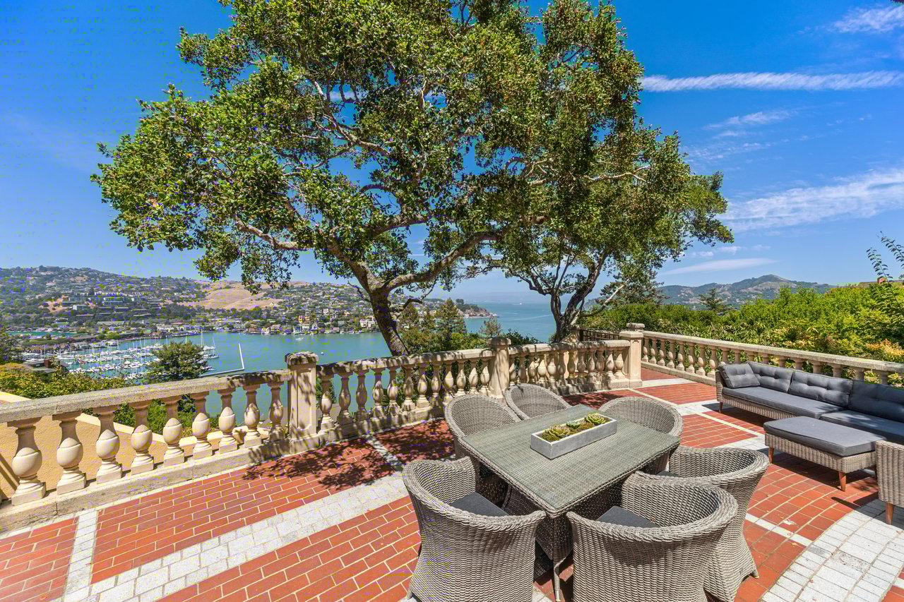Iconic Belvedere View Estate