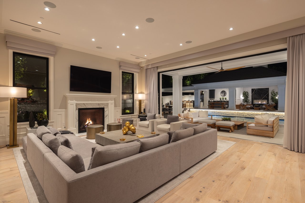 9520 Hidden Valley Rd, Beverly Hills