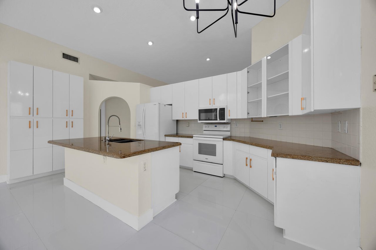 Just Listed at Costa Verde in Doral