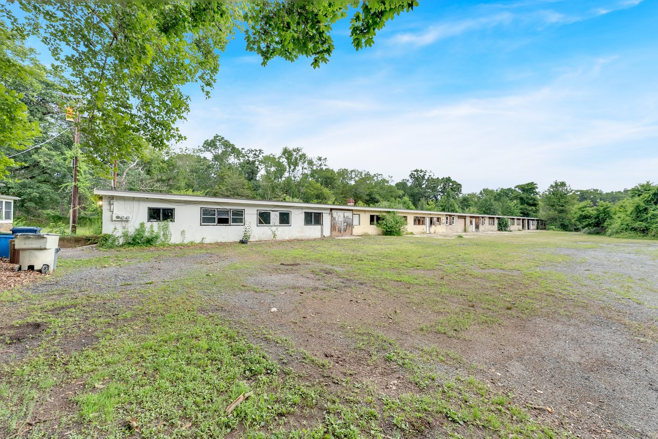 3042 S BLACK HORSE PK