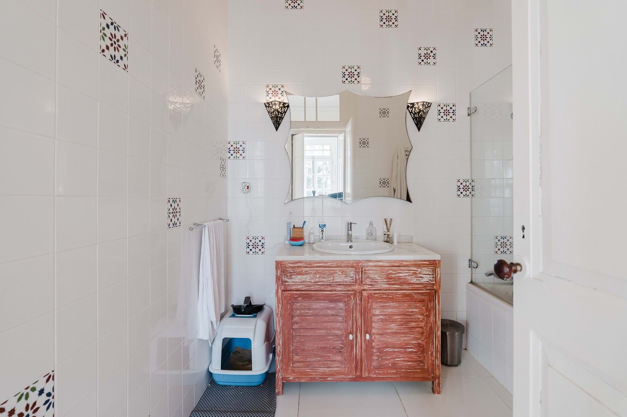 Beautifully Restored Townhouse Property with license for Short-Term rental in Bonfim, Porto