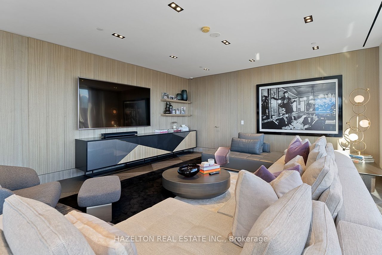 YORKVILLE'S PINACLE OF LUXURY PENTHOUSE