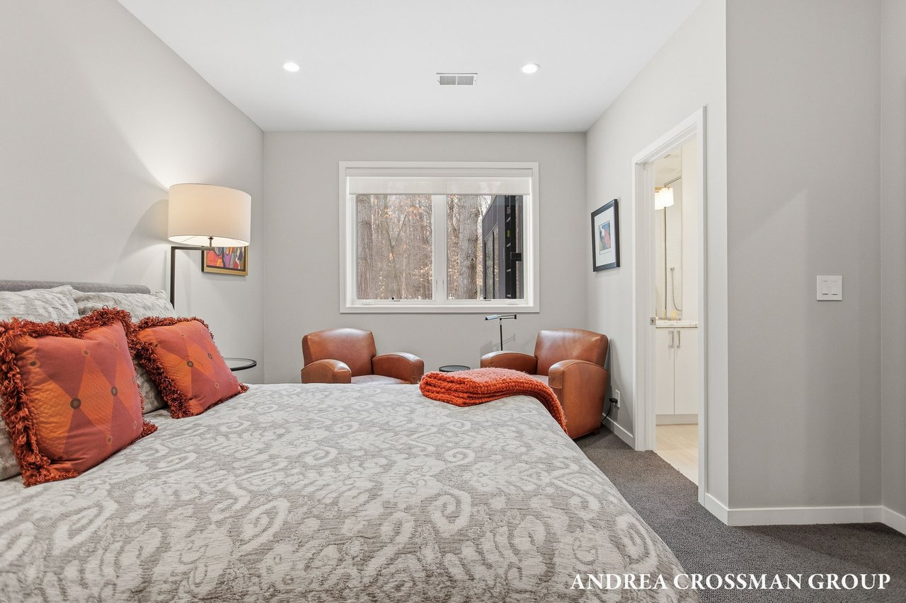 6919 Bendemeer Drive