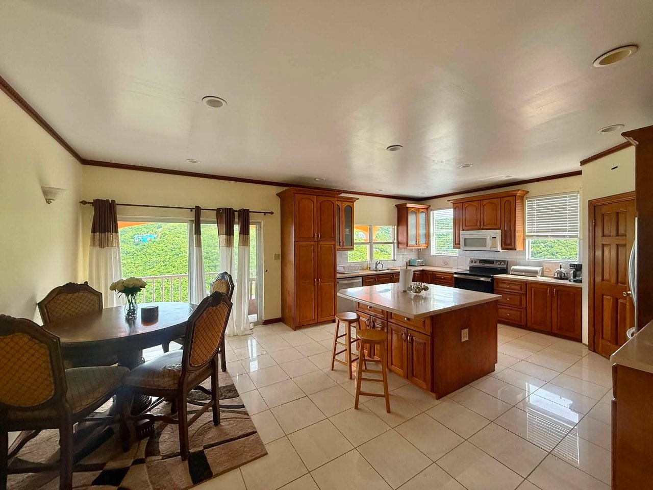 1152 Mount Healthy 3 Bedroom Apartment