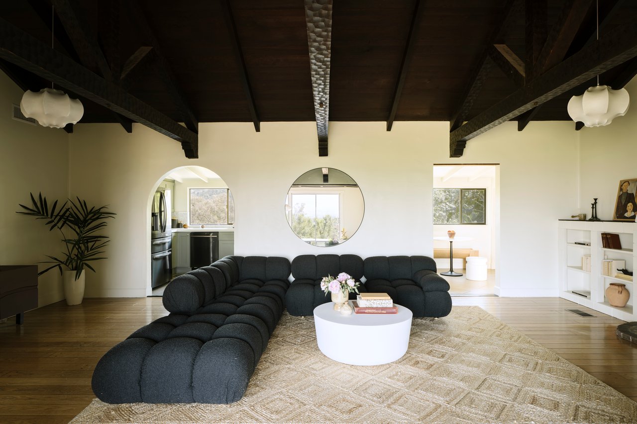 11764 Laurelcrest Drive in Studio City
