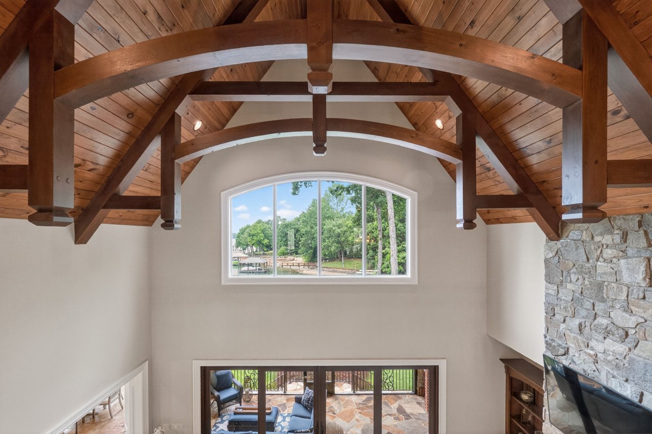 Private Exclusive Listing