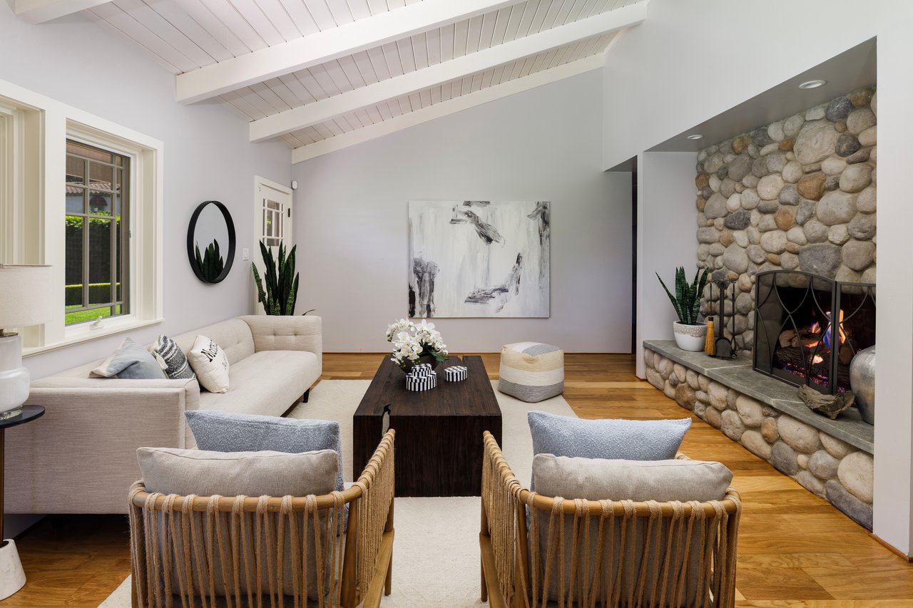 Four Bedroom Home Near Butterfly Beach