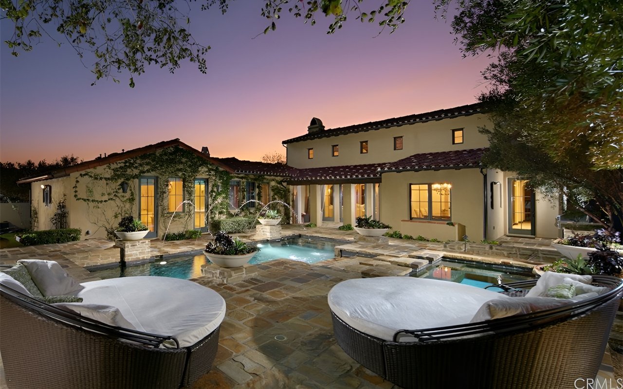 The Model Life Awaits in This Modern European Cottage