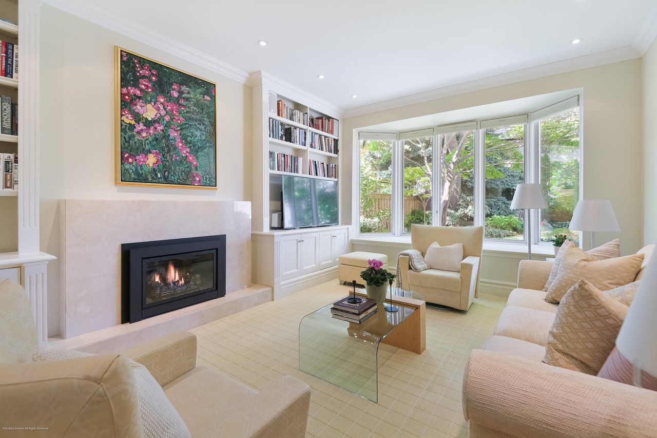 Moore Park 5 Bedroom on Lush Lot